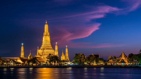 Wat Arun temple is the famous sightseeing place in Bangkok, Thailand